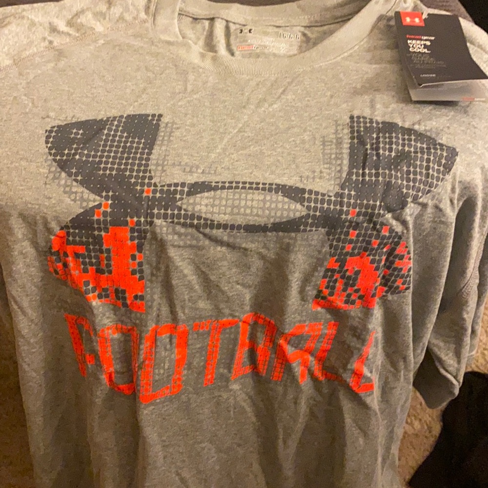 Men’s Under Armour Football Shirt size Large